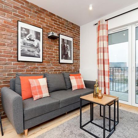 Movie Jacuzzi Apartment At The Main Station By Noclegi Renters Krasków Exterior foto