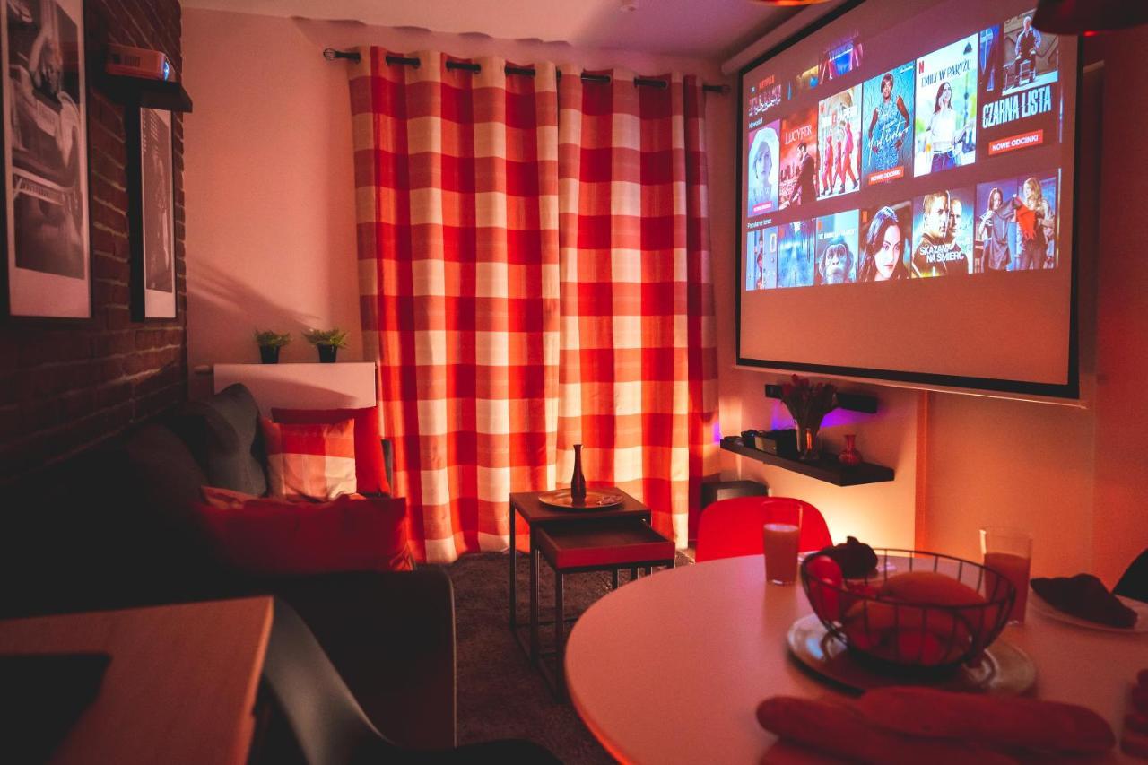 Movie Jacuzzi Apartment At The Main Station By Noclegi Renters Krasków Exterior foto