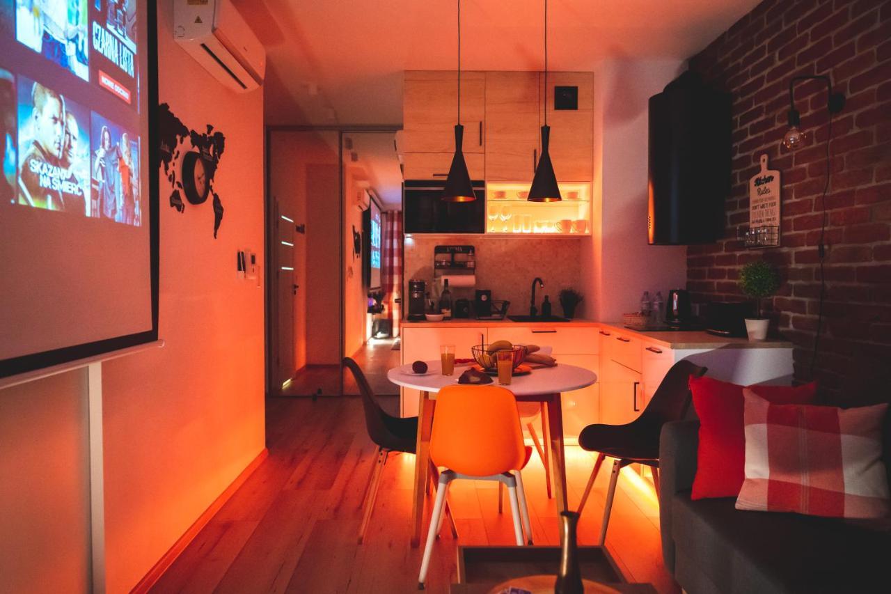 Movie Jacuzzi Apartment At The Main Station By Noclegi Renters Krasków Exterior foto