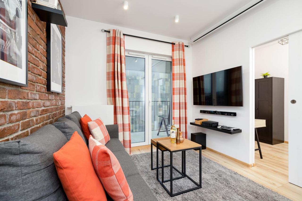 Movie Jacuzzi Apartment At The Main Station By Noclegi Renters Krasków Exterior foto