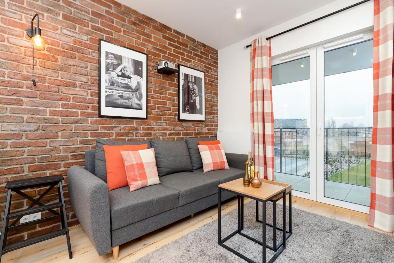 Movie Jacuzzi Apartment At The Main Station By Noclegi Renters Krasków Exterior foto