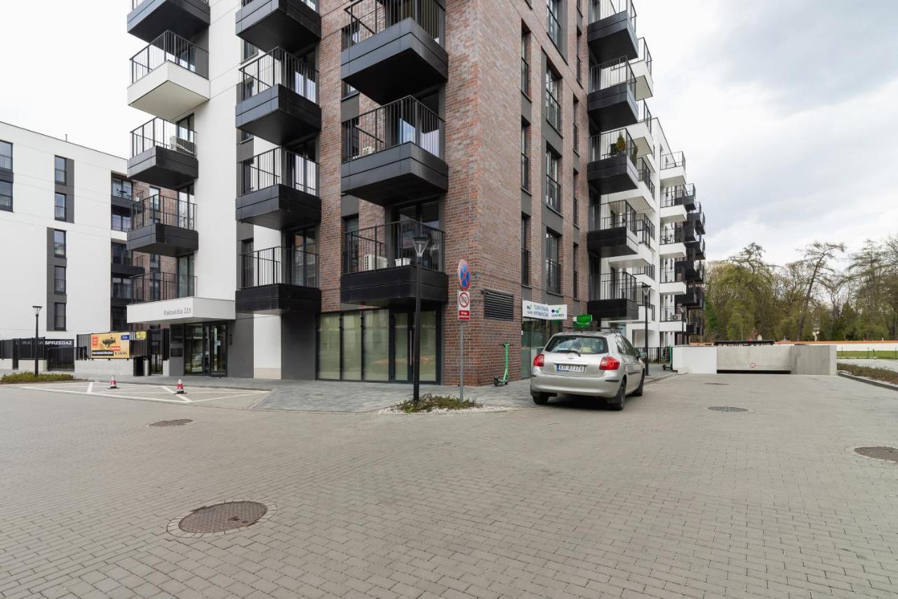 Movie Jacuzzi Apartment At The Main Station By Noclegi Renters Krasków Exterior foto