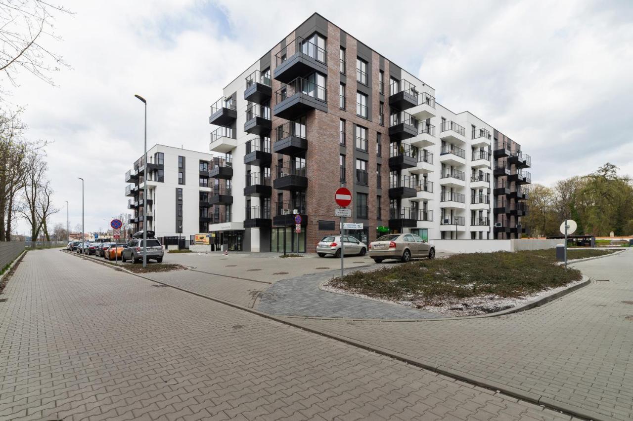 Movie Jacuzzi Apartment At The Main Station By Noclegi Renters Krasków Exterior foto